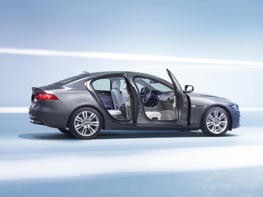  Jaguar XE Portfolio 2015 года  (фото 24 из 30)